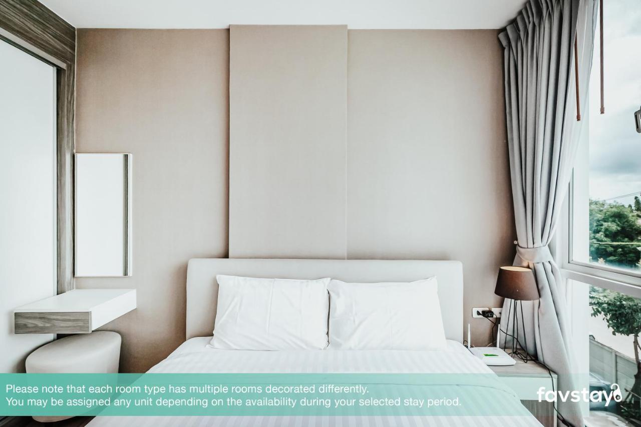 Favstay - The Base Downtown Phuket Exteriör bild