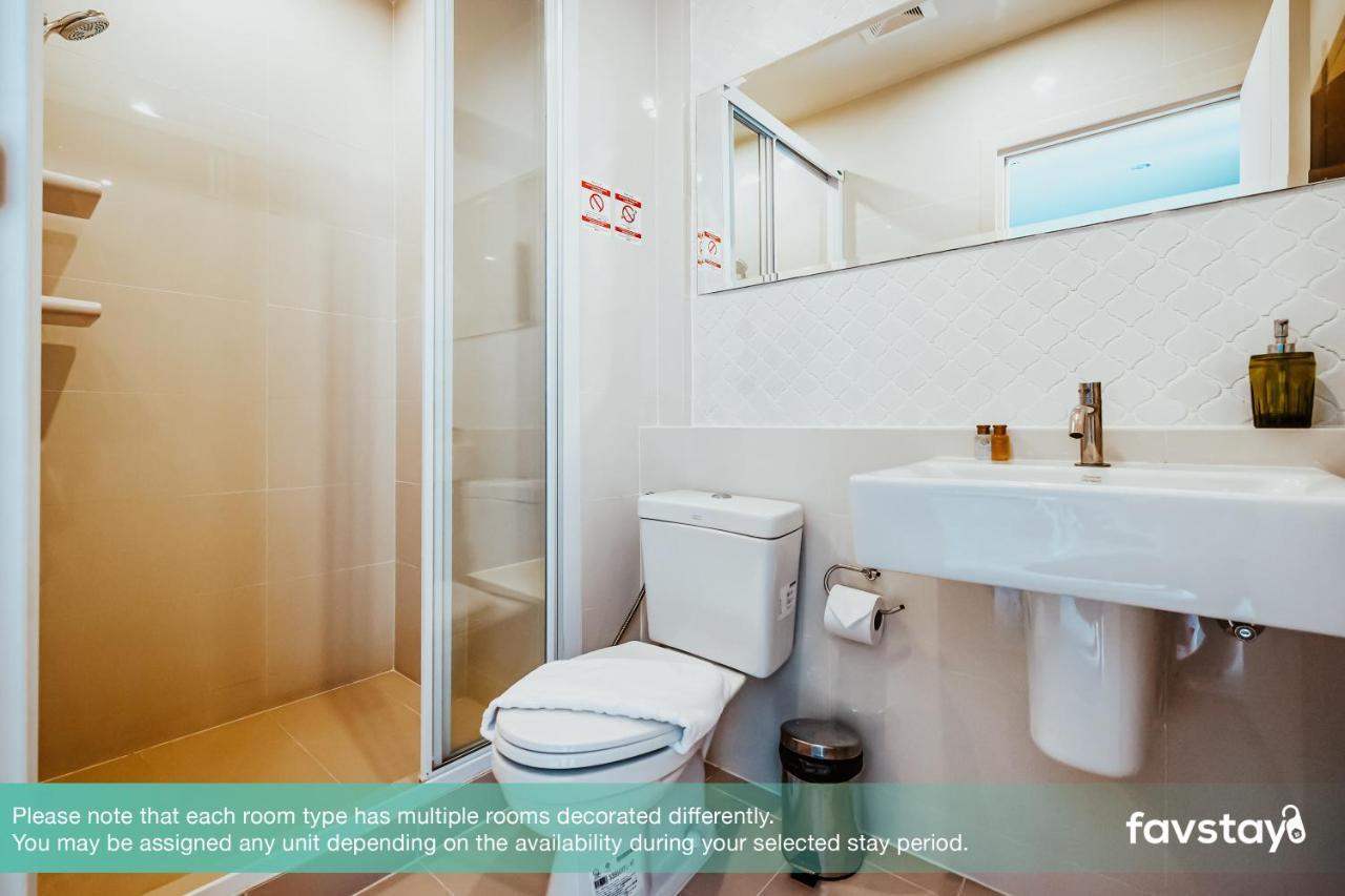 Favstay - The Base Downtown Phuket Exteriör bild