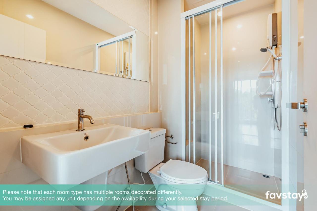 Favstay - The Base Downtown Phuket Exteriör bild