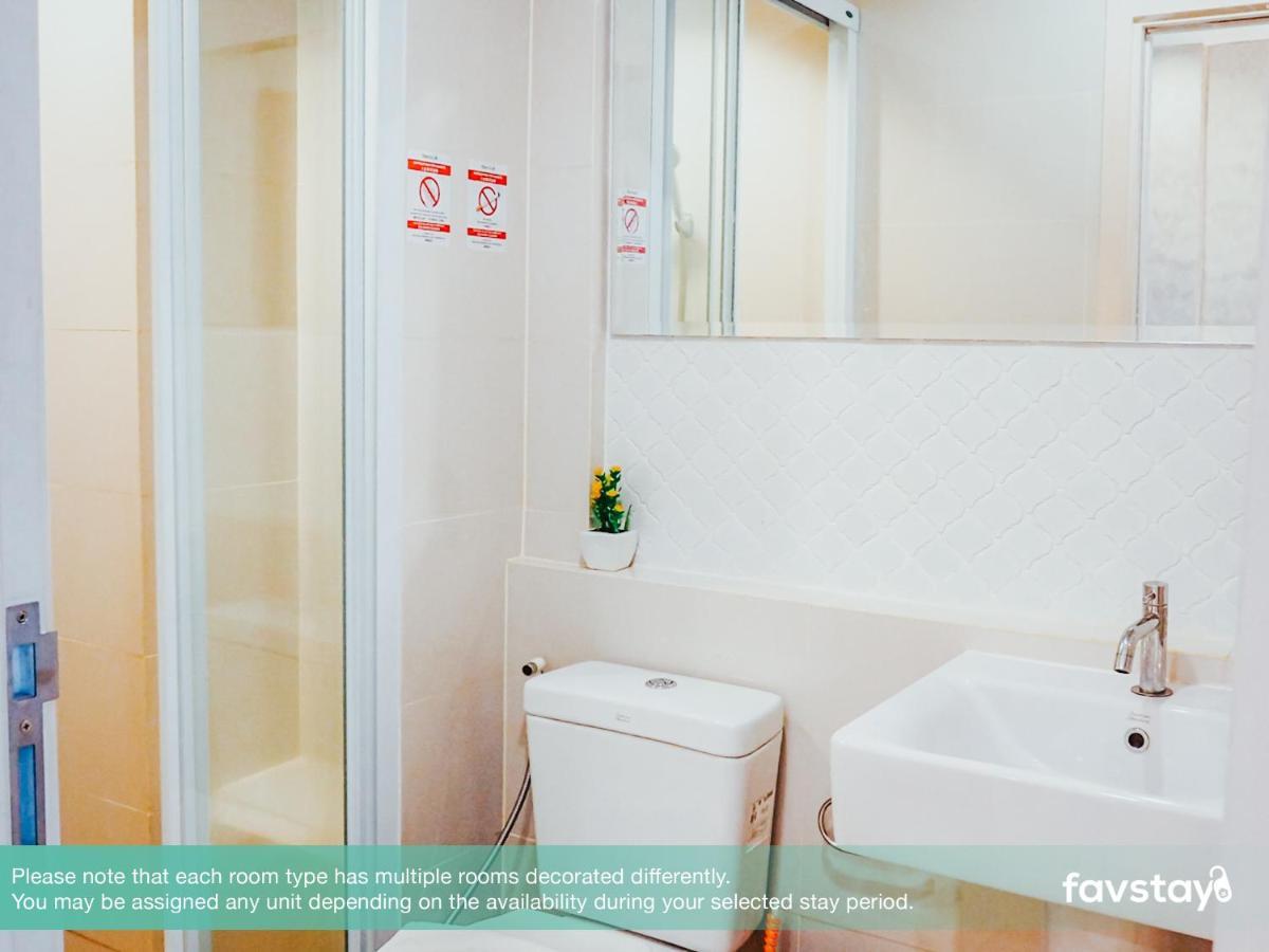 Favstay - The Base Downtown Phuket Exteriör bild