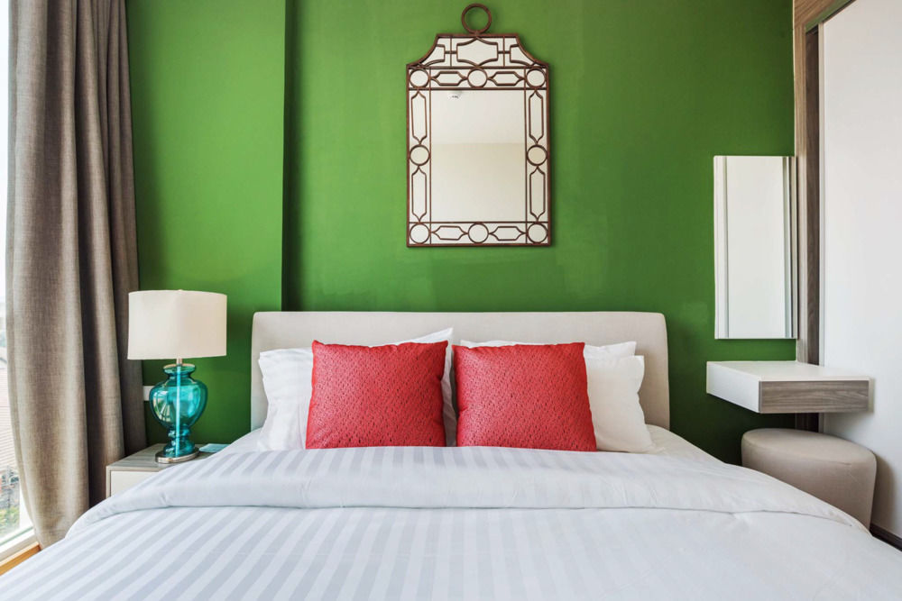 Favstay - The Base Downtown Phuket Exteriör bild