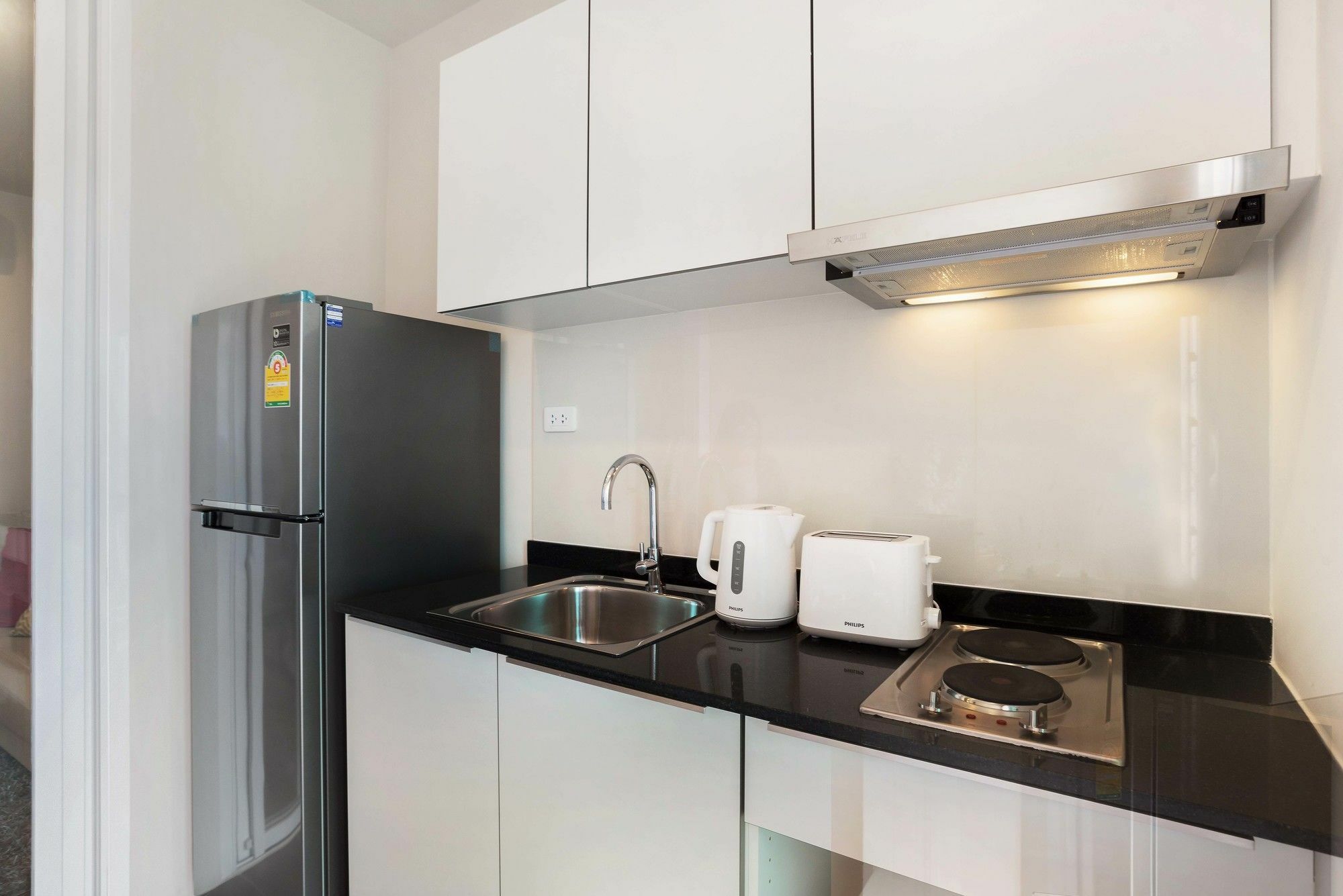 Favstay - The Base Downtown Phuket Exteriör bild